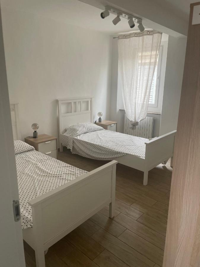 Al Battistero Apartment Parma Bagian luar foto